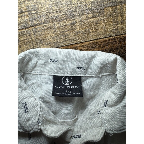 Volcom Baby Boys Outfit Set 12M – White Button-Up Shirt & Shorts Matching Set - Picture 6 of 8